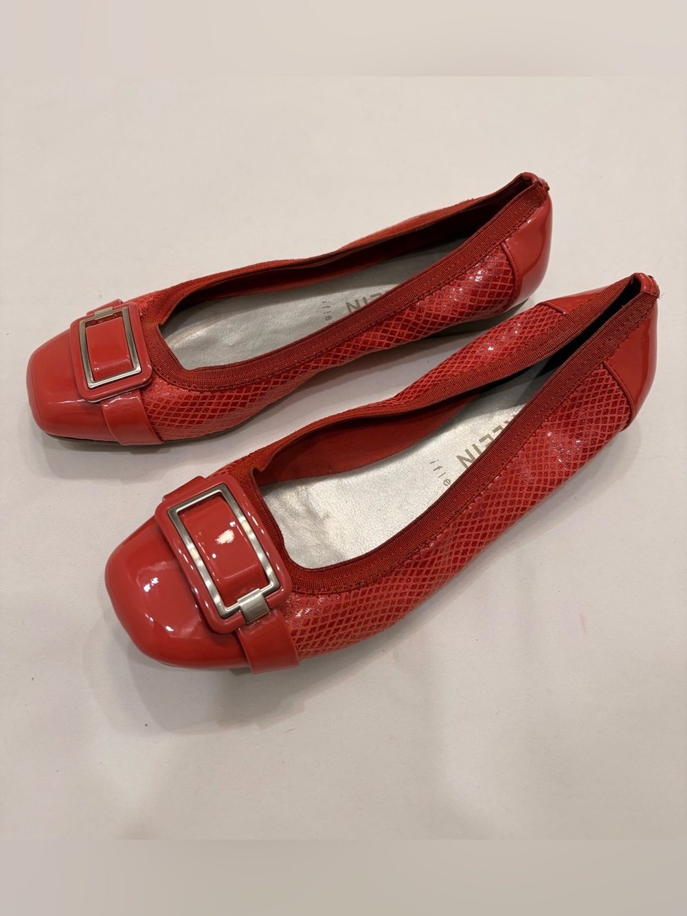 Anne Klein I Flex Orange Snake Print Flats Size 10 - Picture 2 of 9